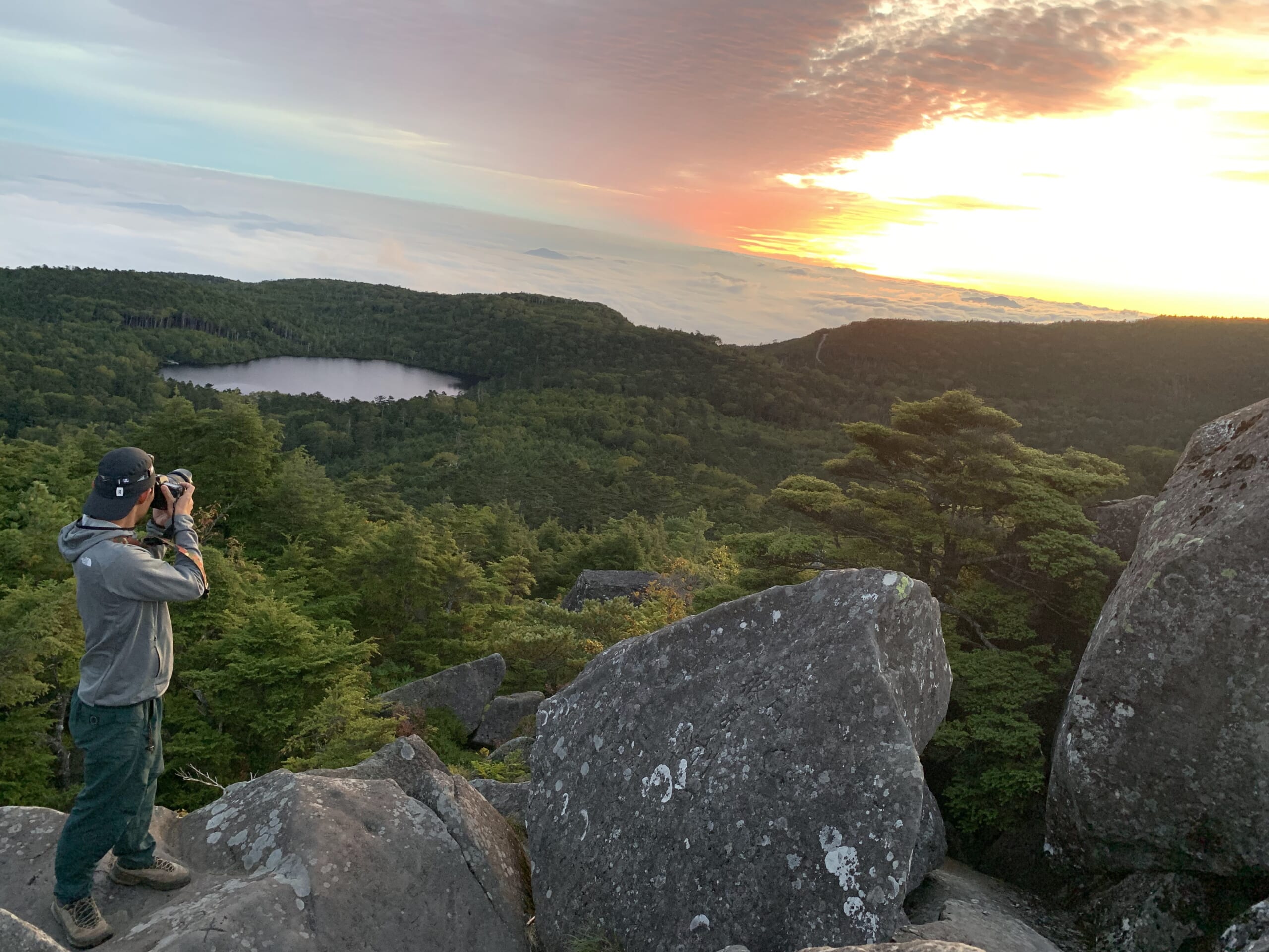 軽井沢一棟貸しヴィラリゾートあさま空山望周辺の登山トレッキング：八ヶ岳のにゅう