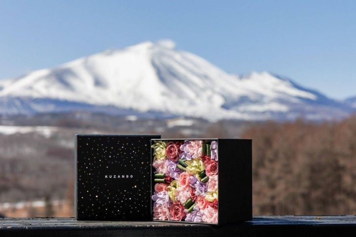 あさま空山望とニコライバーグマンのプリザーブドフラワーボックス